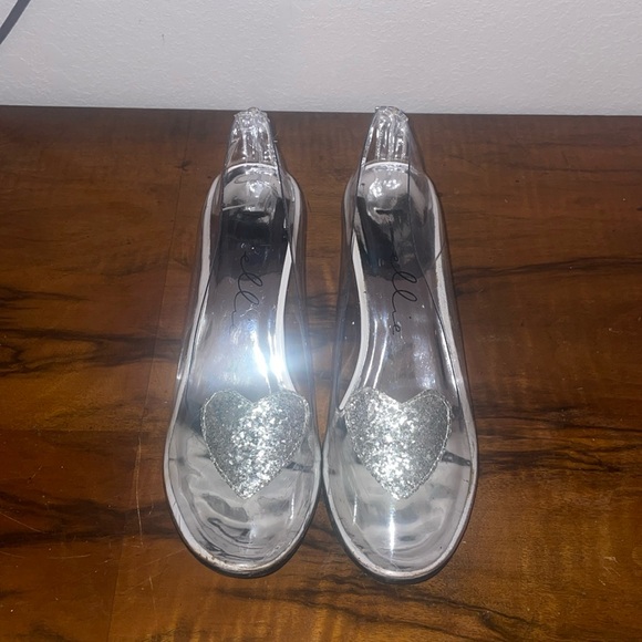 🍉 Women’s Size 10 Ellie Clear Plastic High Heels With Glitter Heart On Front - Picture 1 of 10